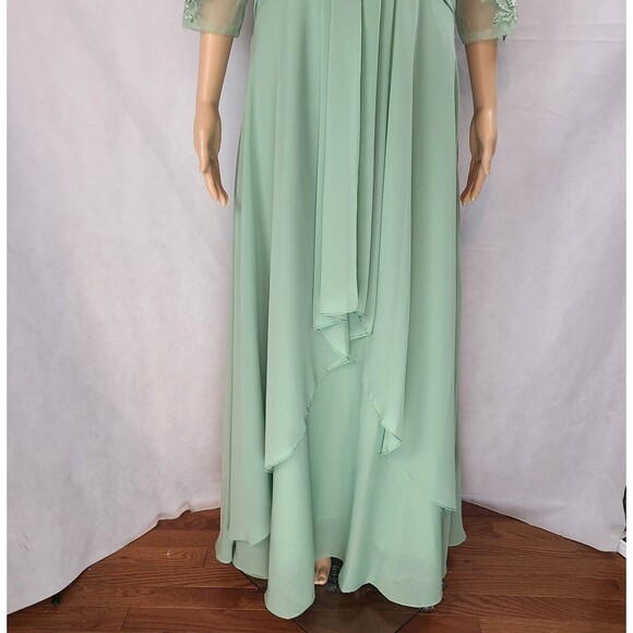 New Mother of the Bride/Groom (12) Dusty Sage Green Lace & Chiffon Ruched Dress - Picture 4 of 13